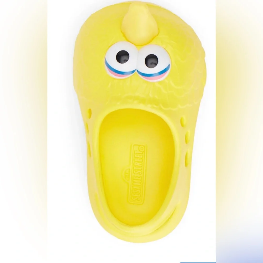 Sesame Street baby’s boy Big Bird Slip on clog yellow. Size 4